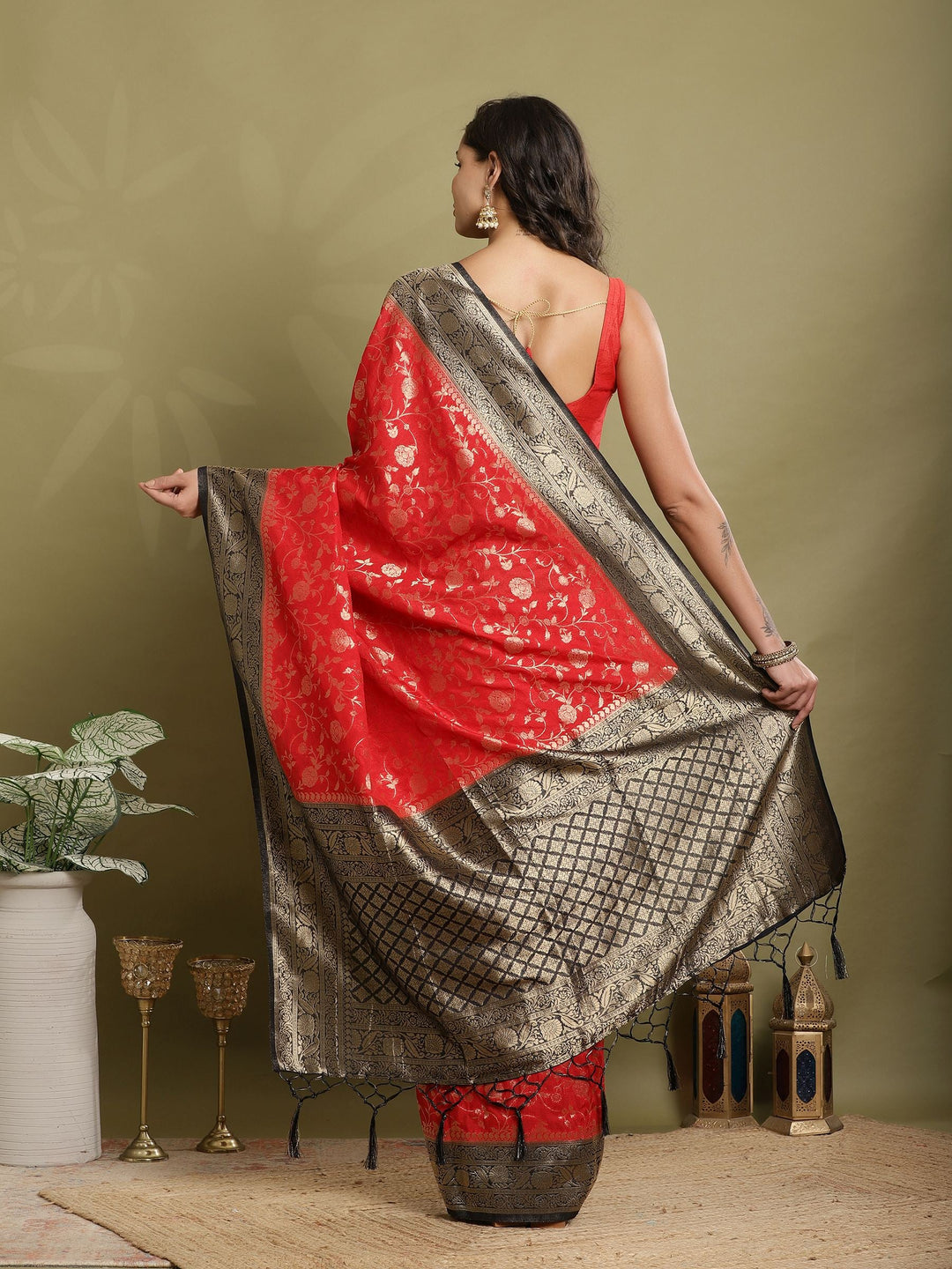 Plain Crepe Saree