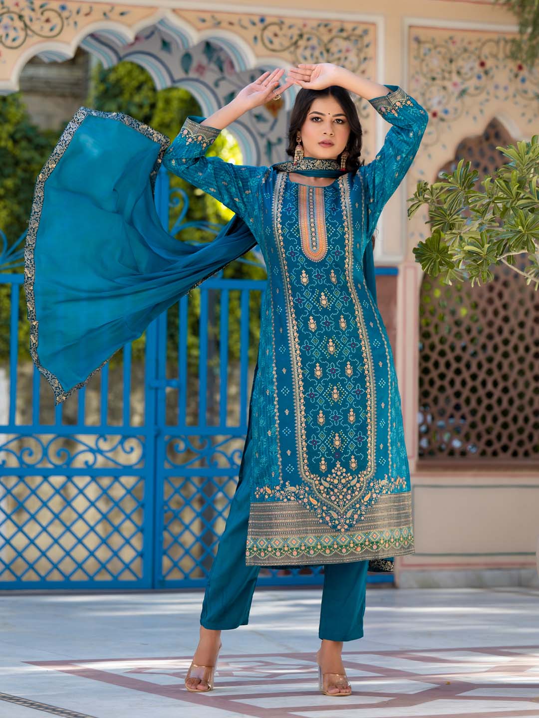 Printed Handloom Kurta With Pants & Dupatta