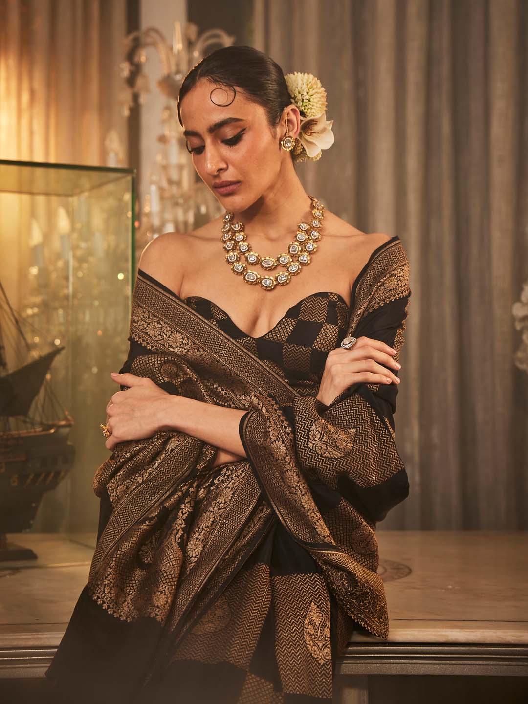 Antique Booti Woven Crepe Saree