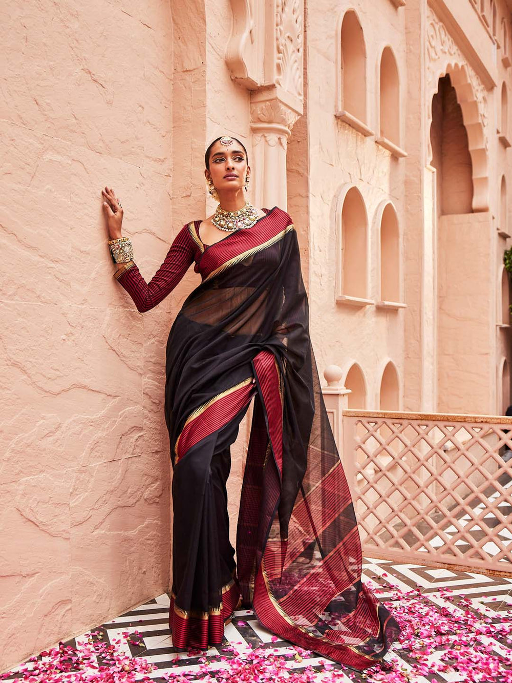 Zari Jaal Woven Cotton Saree