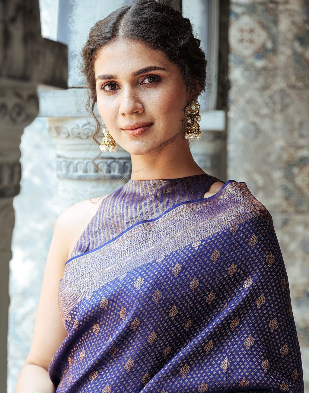 Crepe Heavy Brocade Zari Booti Saree