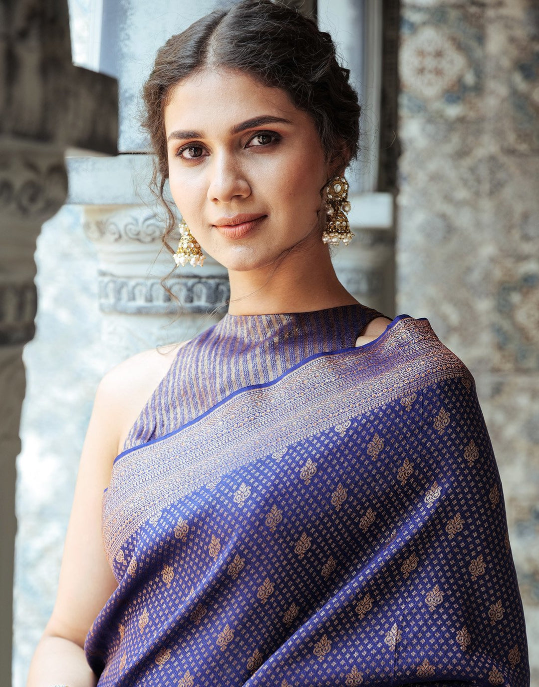 Crepe Heavy Brocade Zari Booti Saree