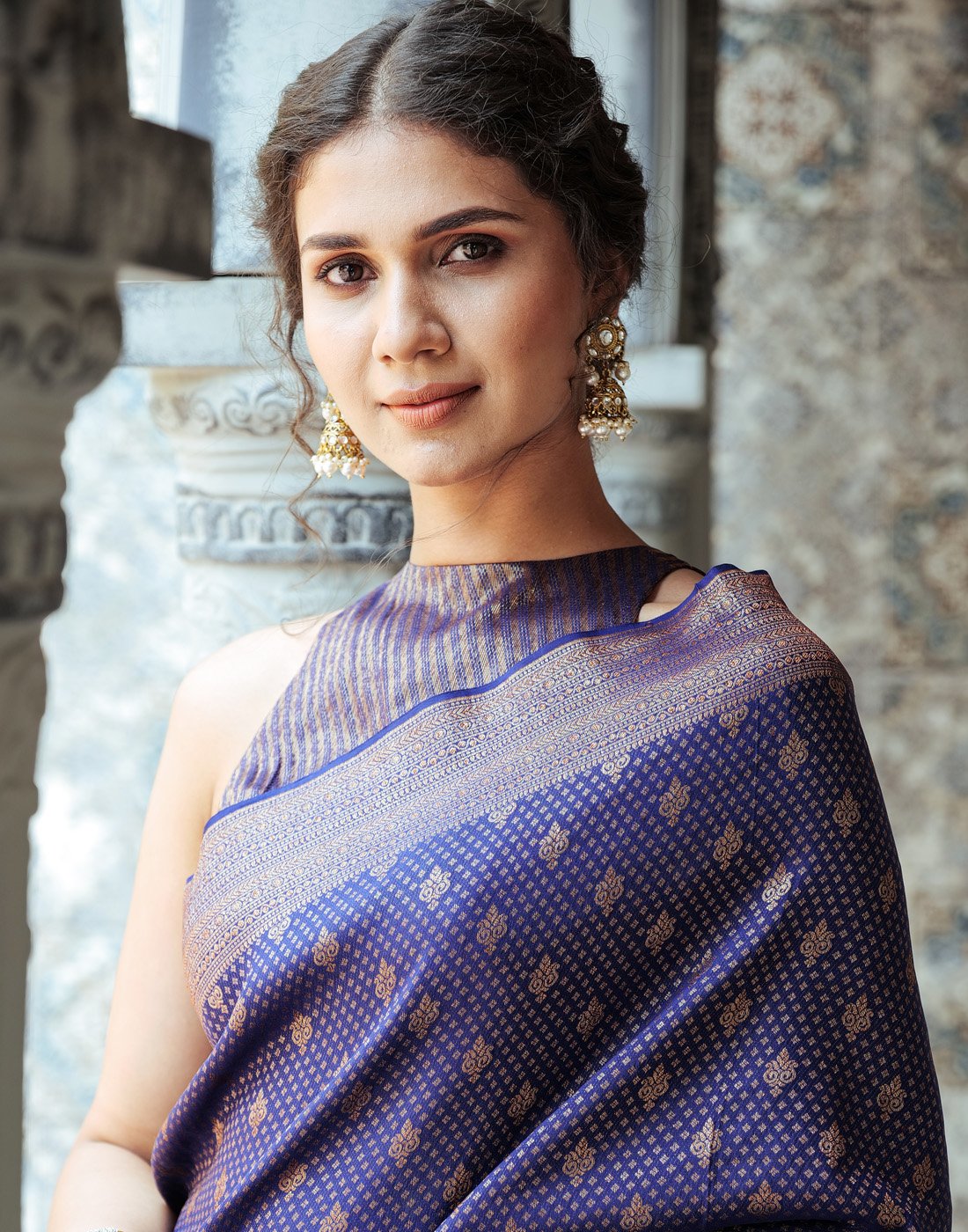 Crepe Heavy Brocade Zari Booti Saree