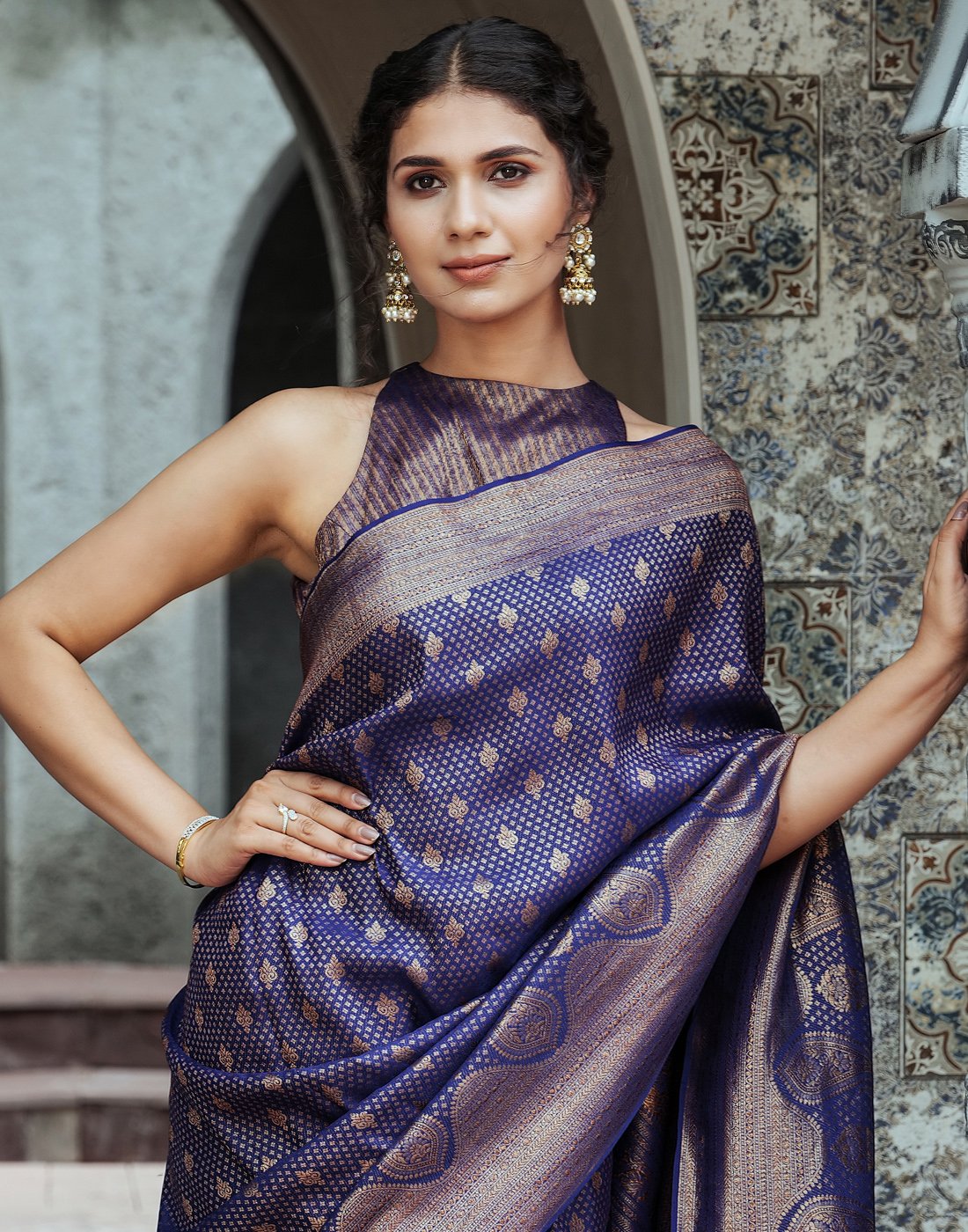 Crepe Heavy Brocade Zari Booti Saree