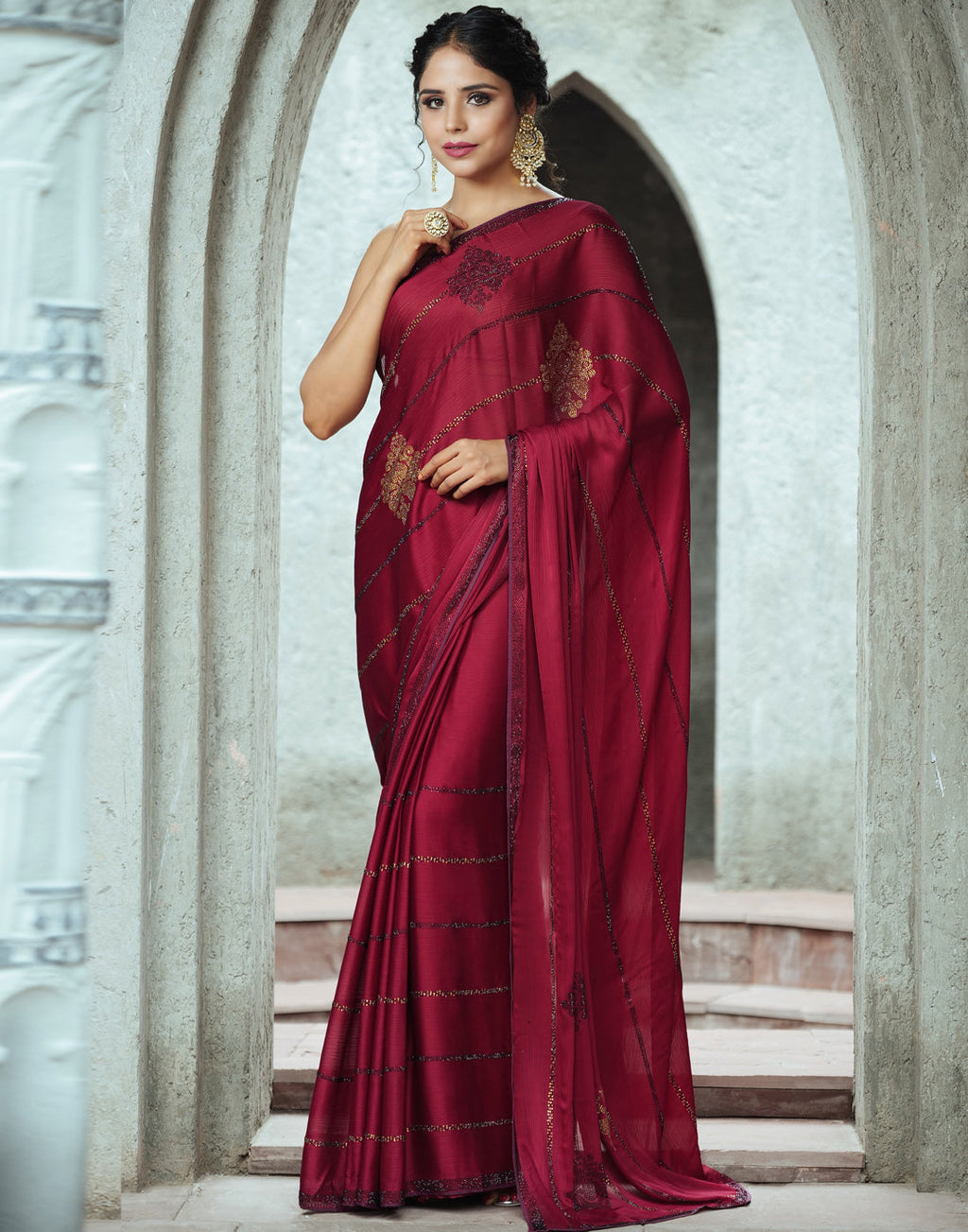 Zari Border Booti Chiffon Plain Saree