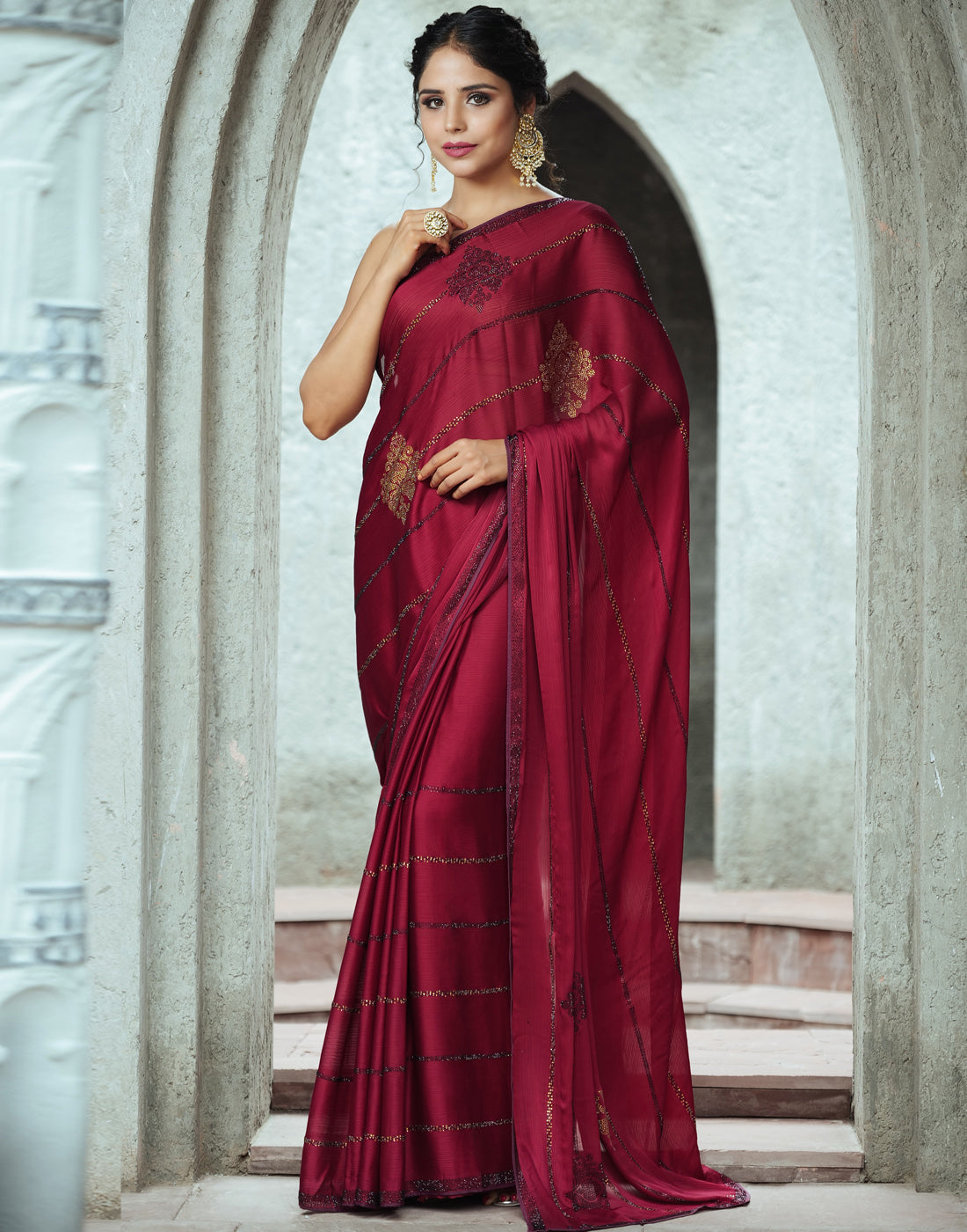 Zari Border Booti Chiffon Plain Saree