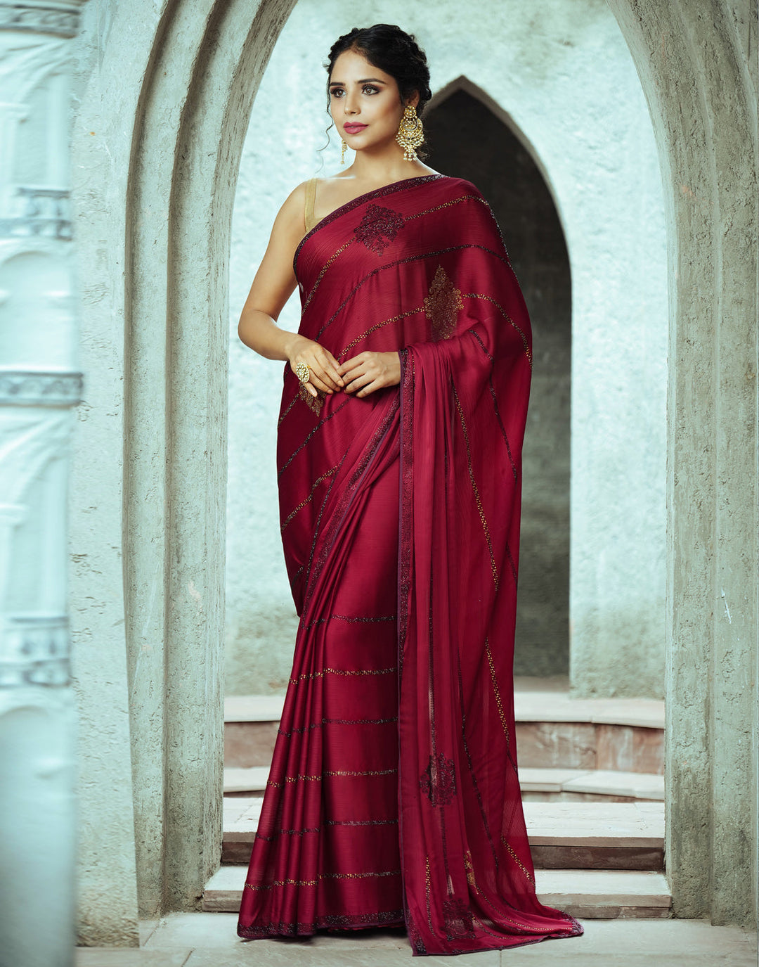 Zari Border Booti Chiffon Plain Saree