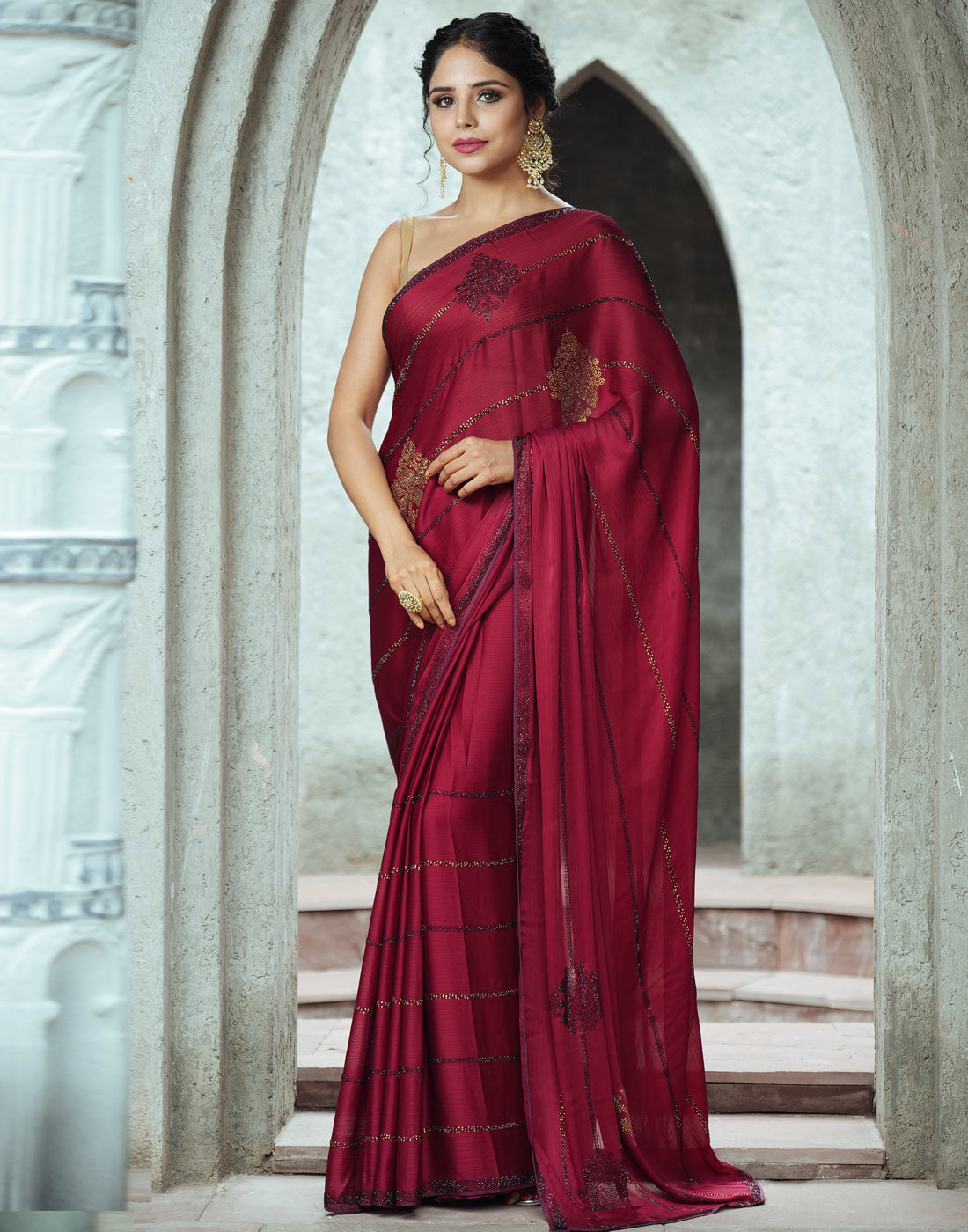 Zari Border Booti Chiffon Plain Saree