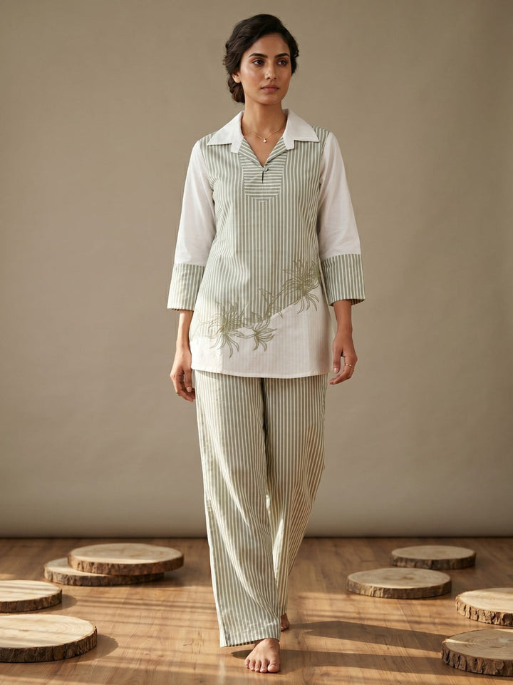 Green Printed Cotton Blend V Neck Straight Kurta With Pant