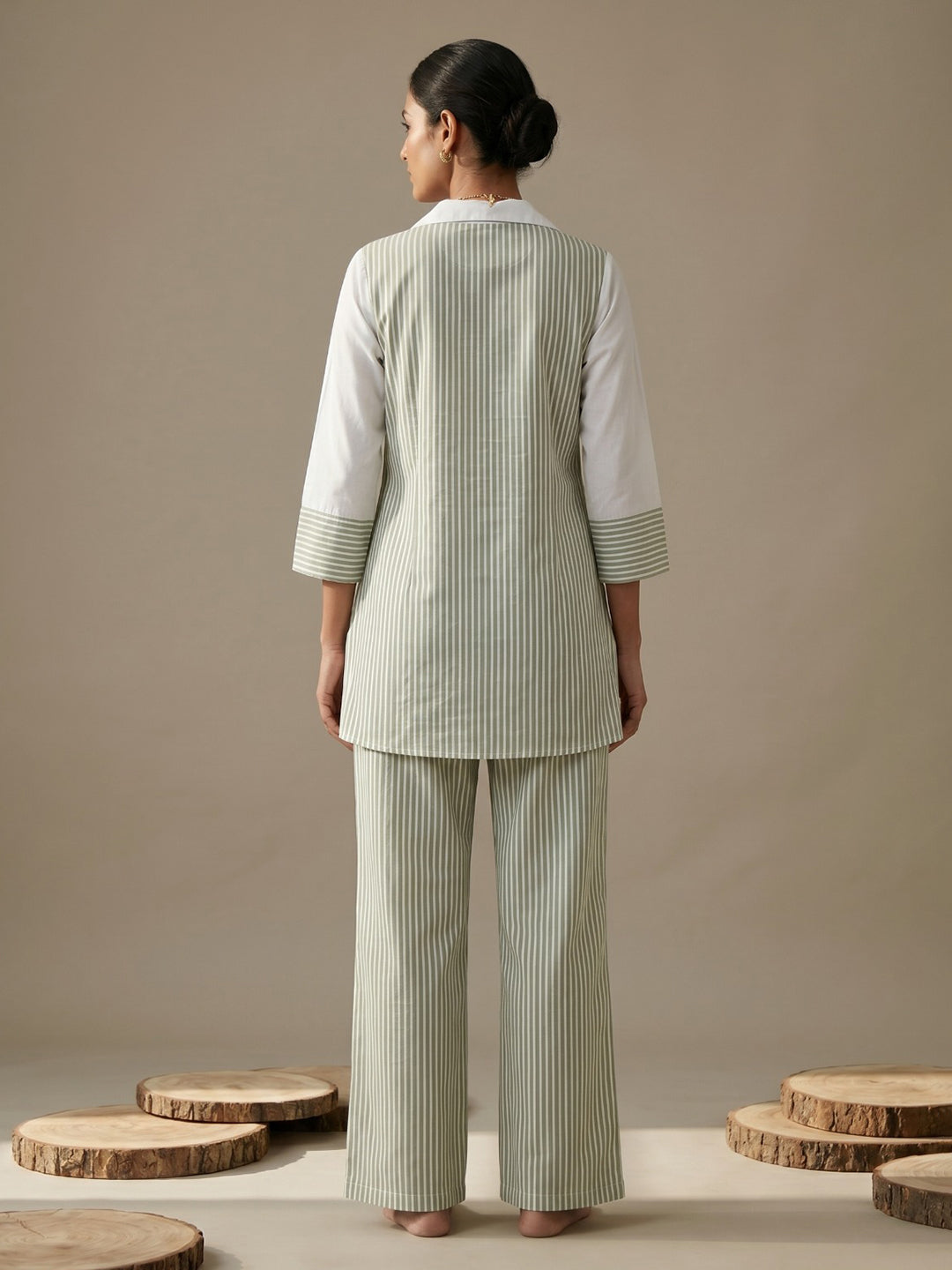 Green Printed Cotton Blend V Neck Straight Kurta With Pant