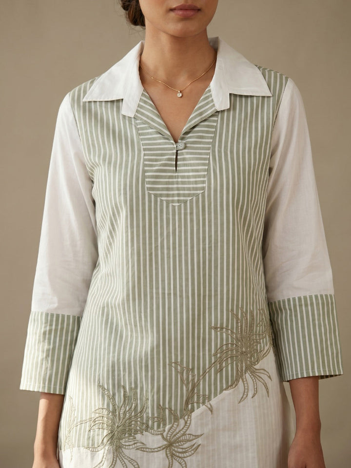 Green Printed Cotton Blend V Neck Straight Kurta With Pant