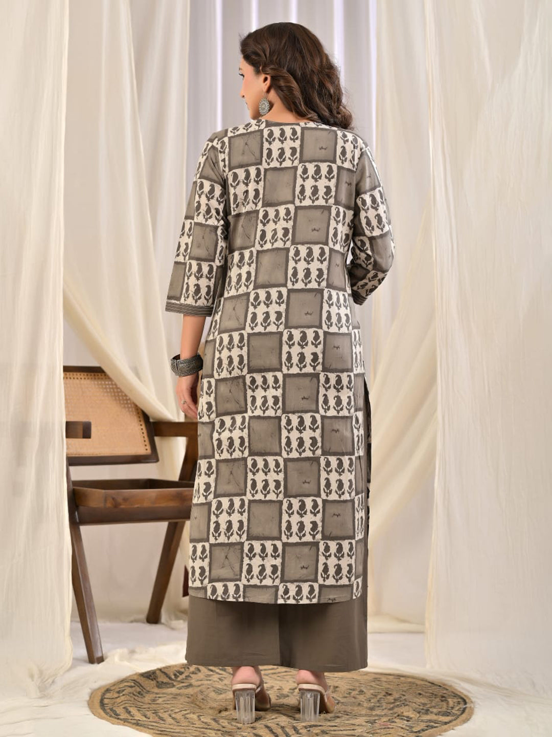 Grey Embroidery Cotton Blend Kurta With Pant & Dupatta