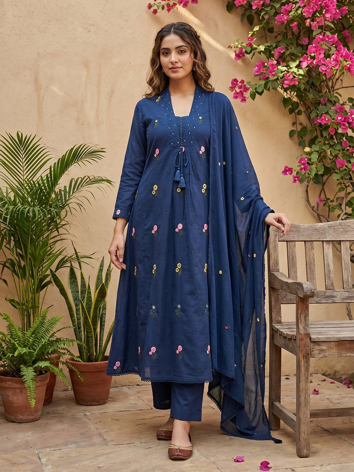 Blue Embroidered Cotton Blend Straight Round Neck Suit Set