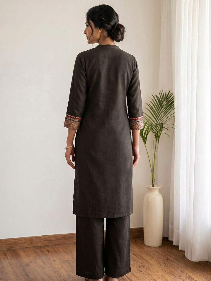 Mehndi Embroidered Cotton Blend Kurta Set