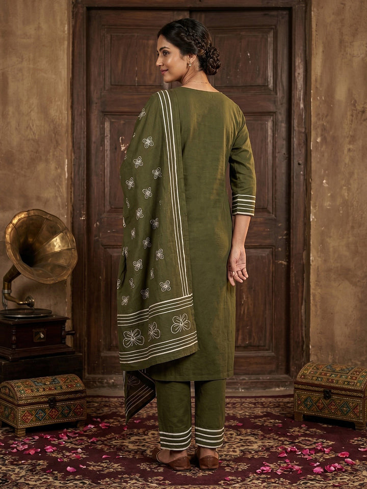 Green Printed Cotton Blend Straight Suit Set With Dupatta