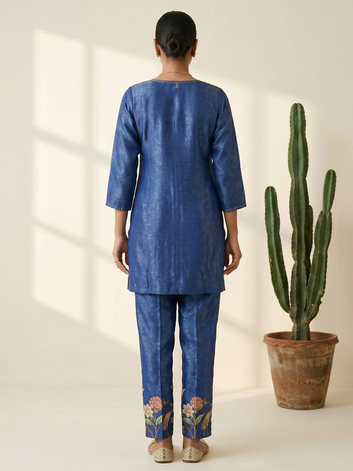 Blue Printed Cotton Blend V Neck Straight Kurta With Pant