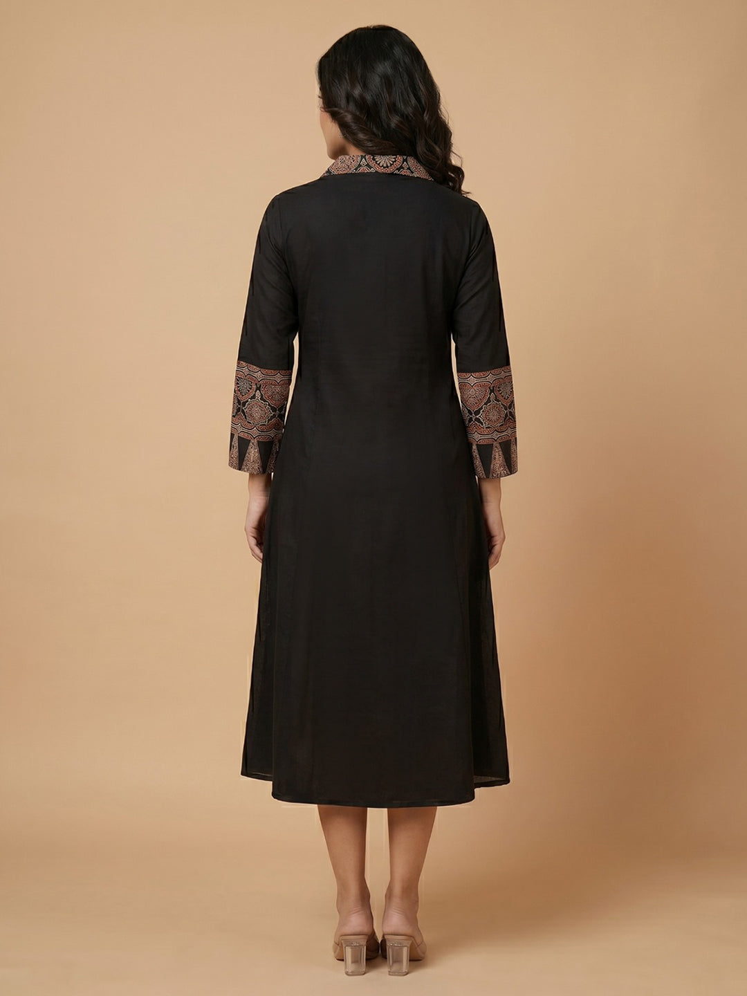 Black Embroidered Cotton Blend Straight Kurta