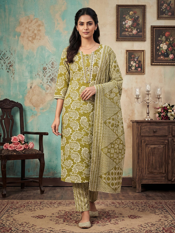 Green Embroidered Cotton Blend Straight Suit Set With Dupatta