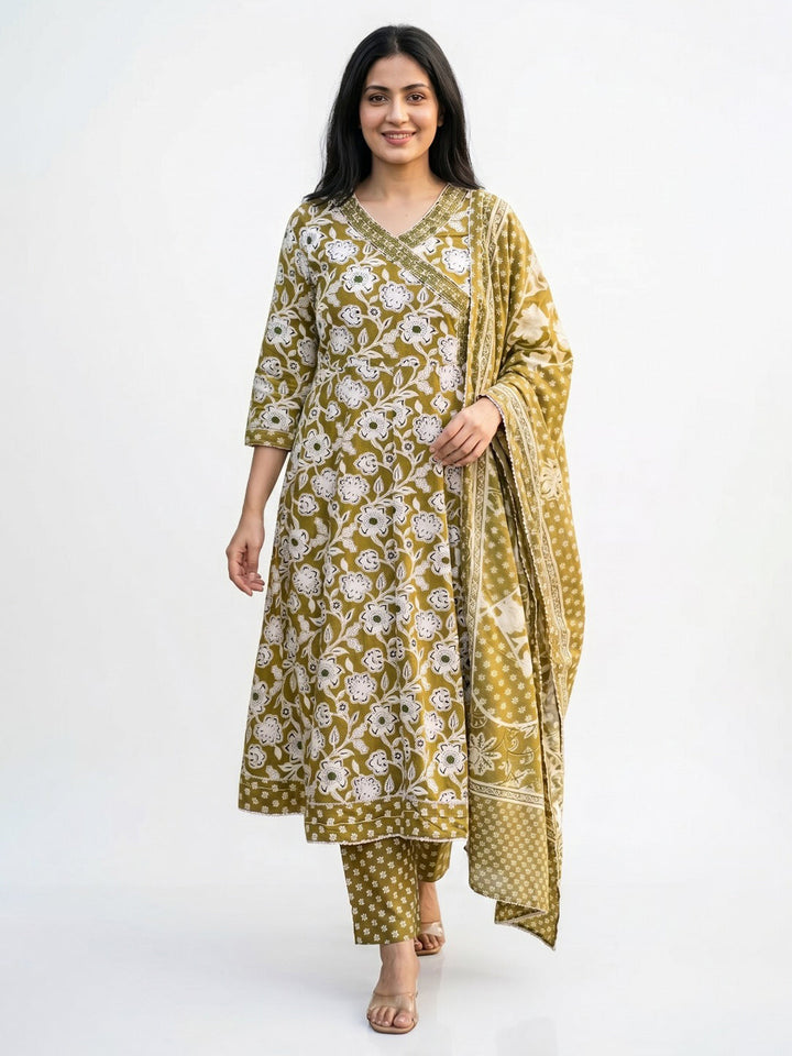 Mehndi Printed Cotton Blend Straight Round Neck Suit Set