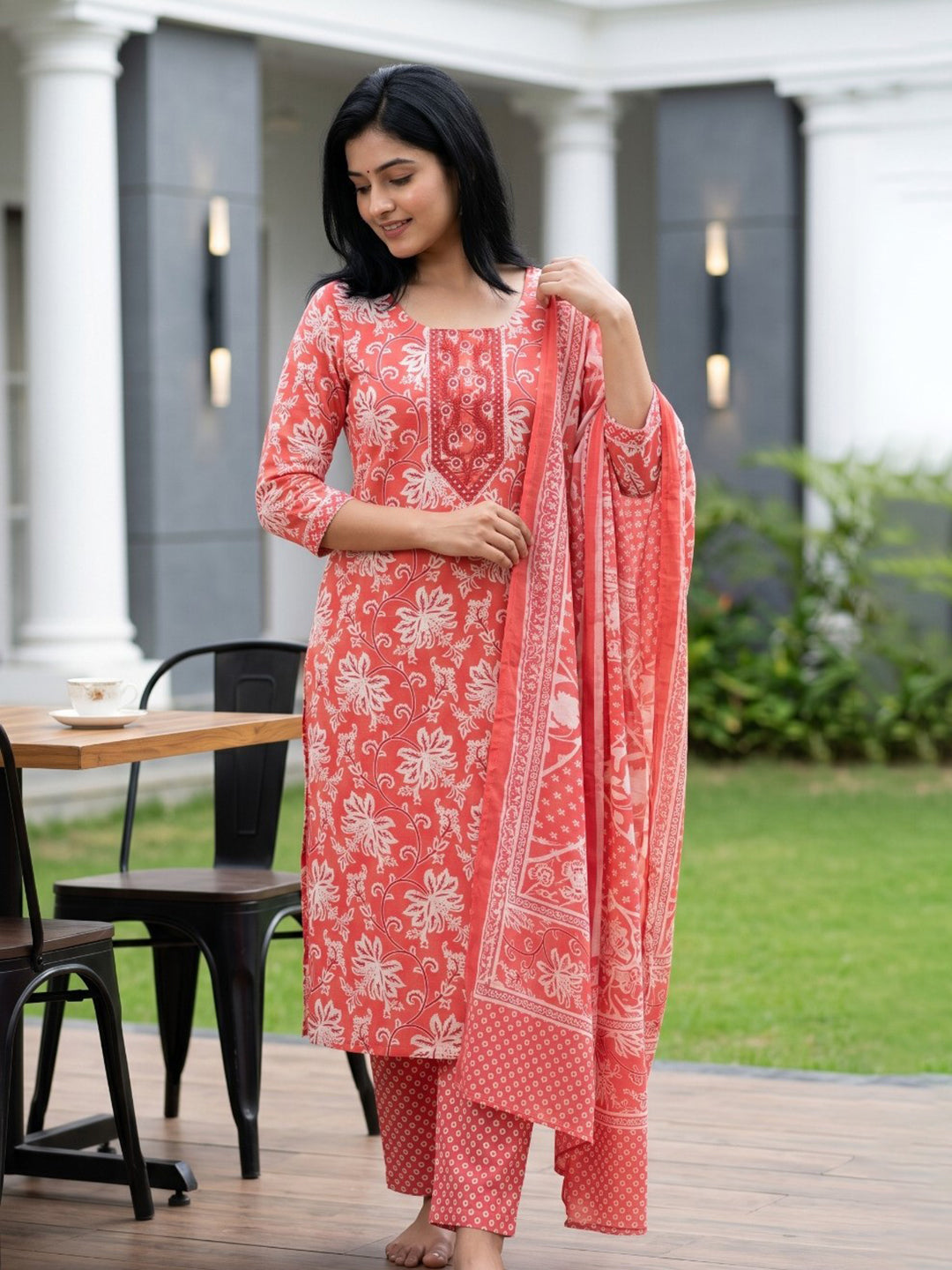 Red Printed Cotton Blend Straight Round Neck Suit Set