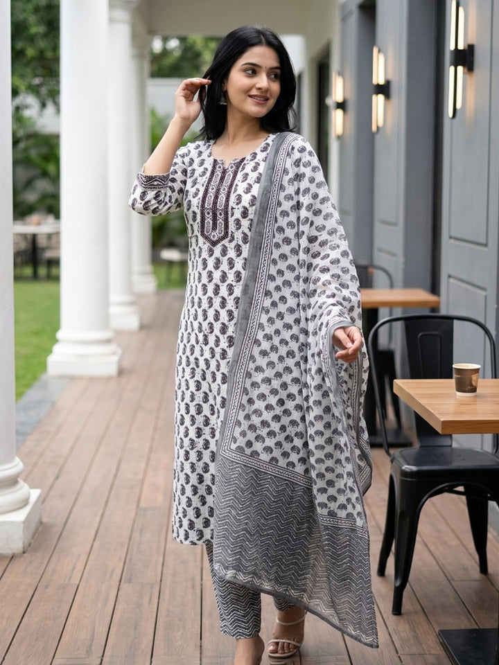 Black Printed Cotton Blend Straight Round Neck Suit Set