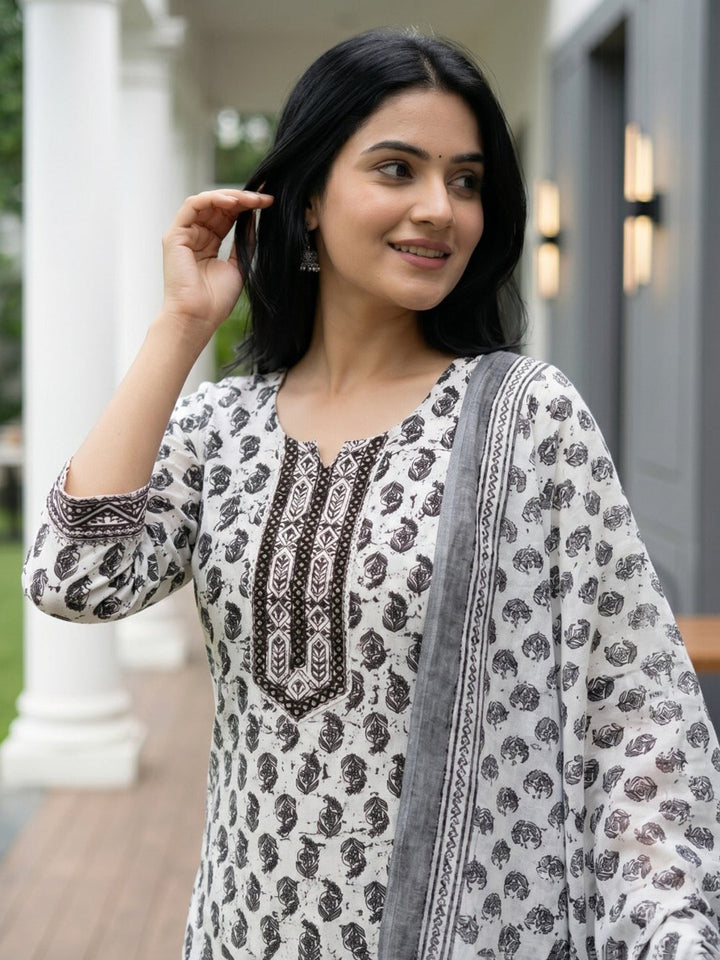 Black Printed Cotton Blend Straight Round Neck Suit Set