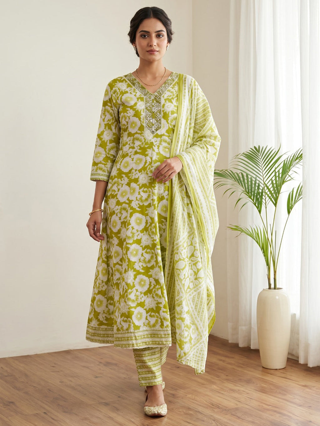 Green Printed Cotton Blend Kurta With Pant & Dupatta