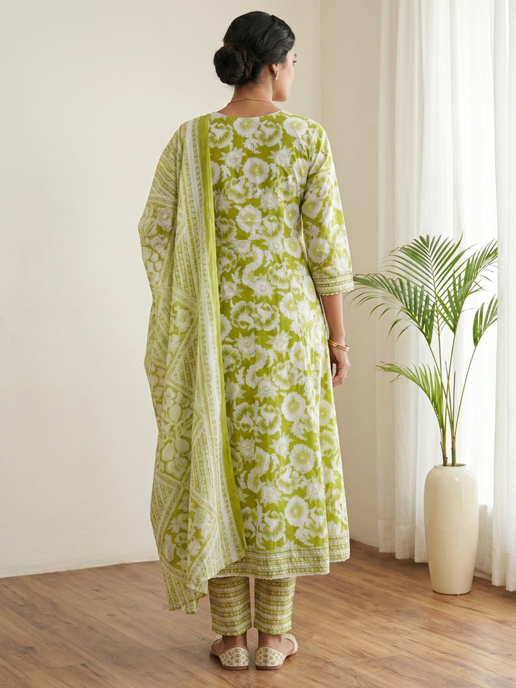 Green Printed Cotton Blend Kurta With Pant & Dupatta