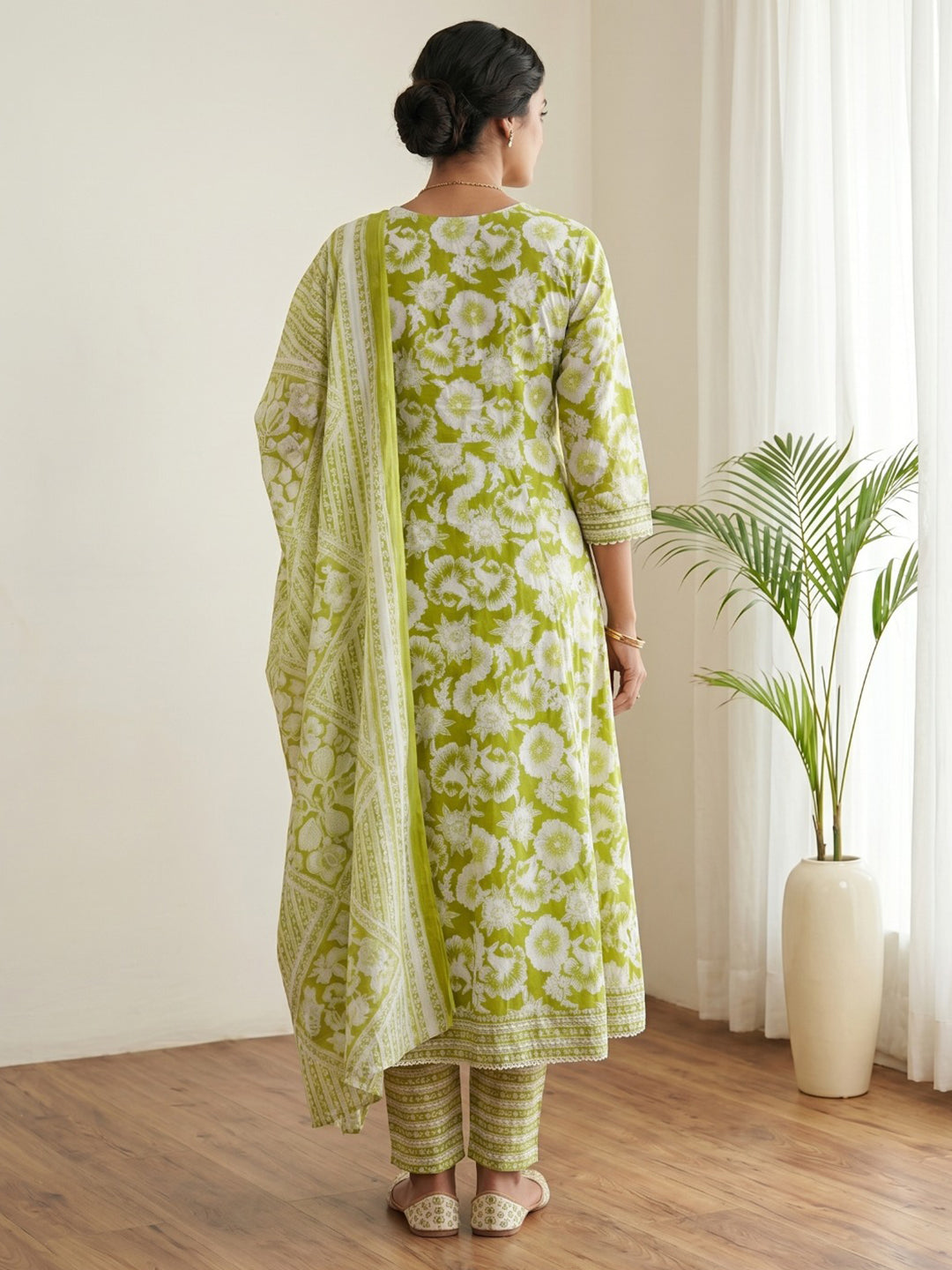 Green Printed Cotton Blend Kurta With Pant & Dupatta