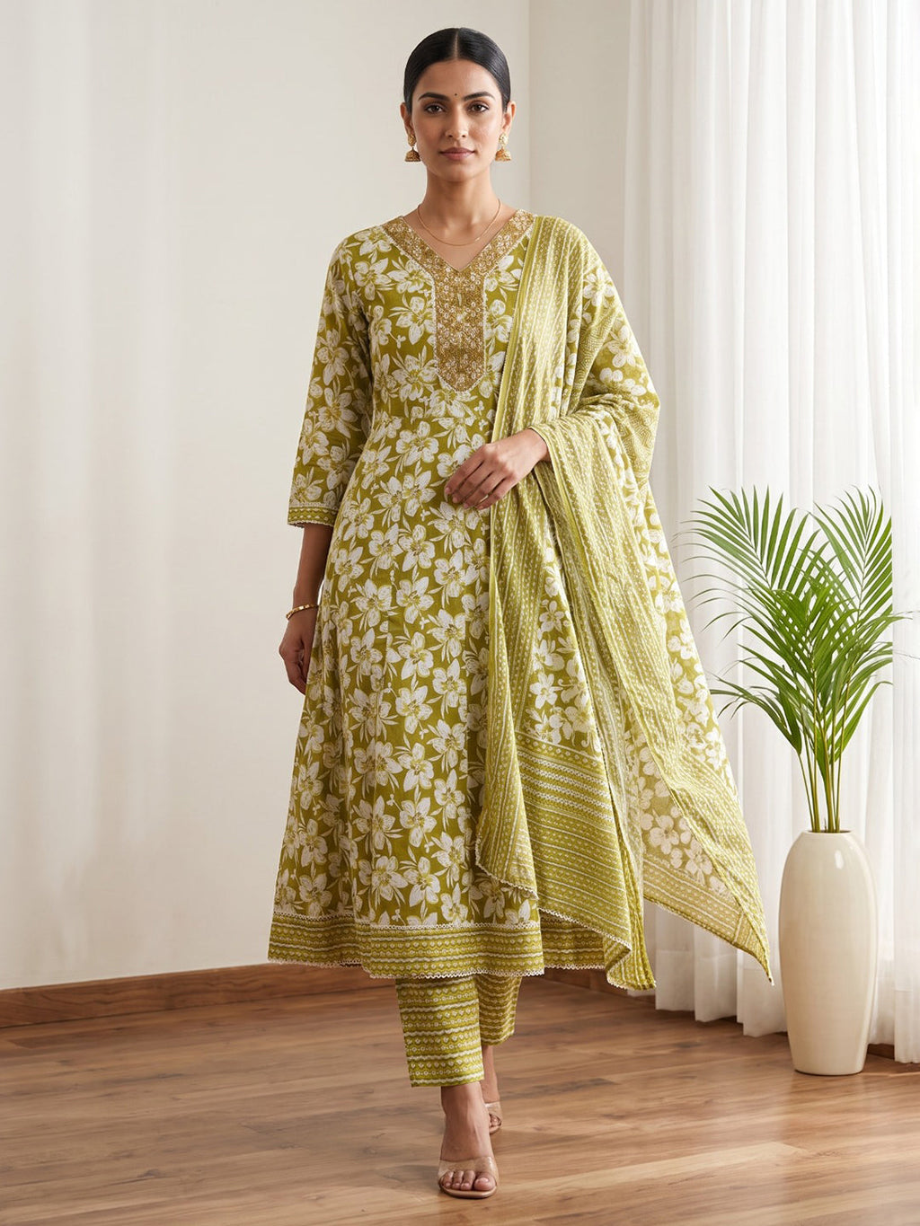 Green Printed Cotton Blend Kurta With Pant & Dupatta