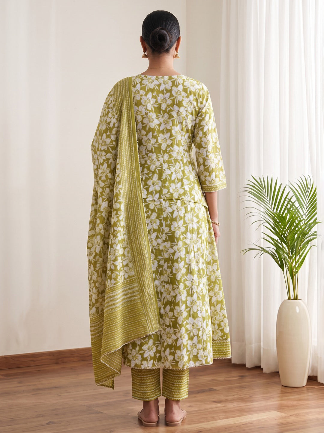 Green Printed Cotton Blend Kurta With Pant & Dupatta