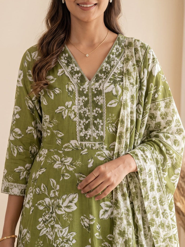 Green Printed Cotton Blend Kurta With Pant &amp; Dupatta