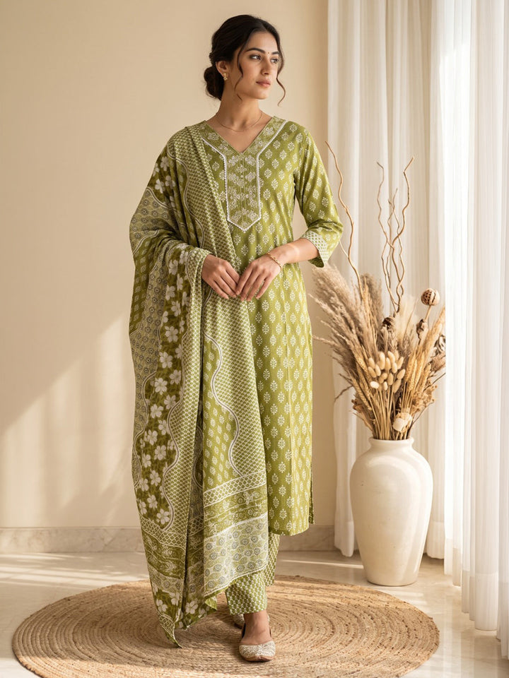 Green Printed Cotton Blend Kurta With Pant &amp; Dupatta