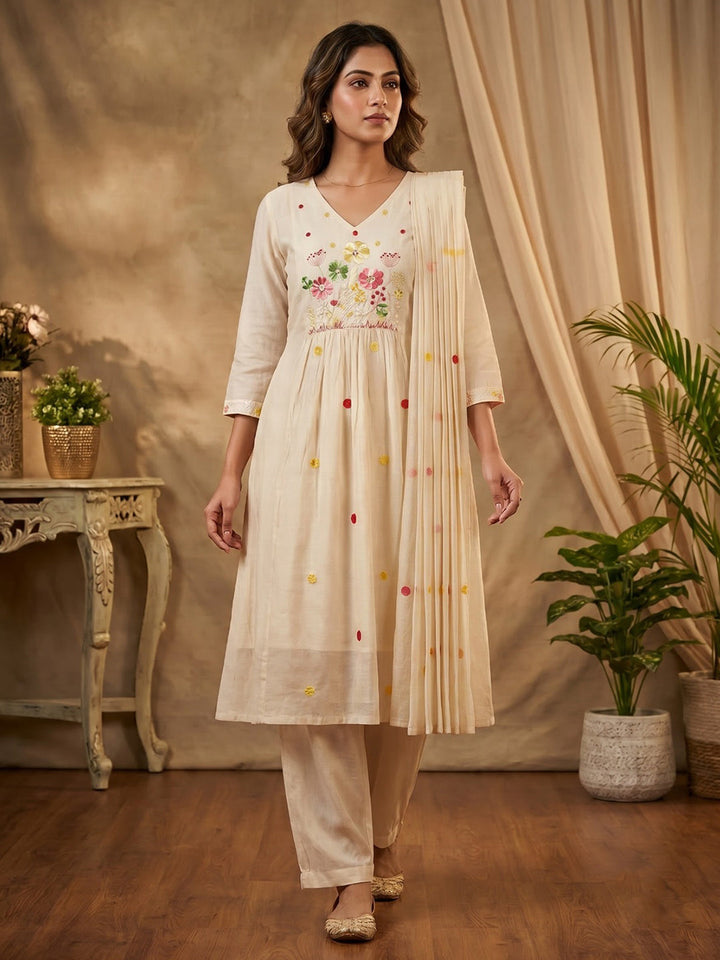 Cream Embroidered Chanderi Kurta With Pant &amp; Dupatta