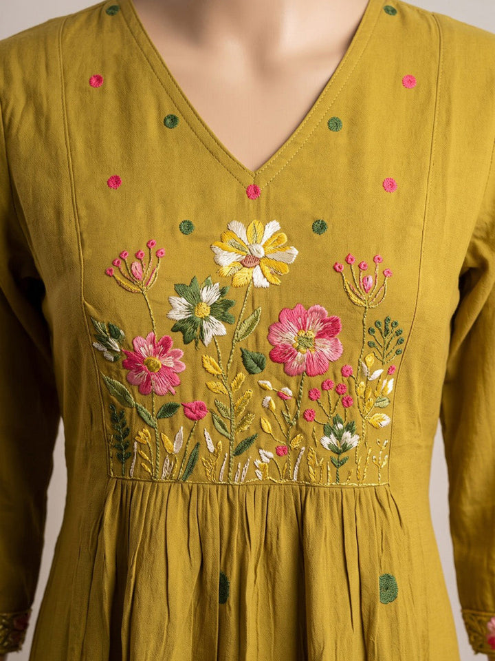 Yellow Embroidered Chanderi Kurta With Pant &amp; Dupatta