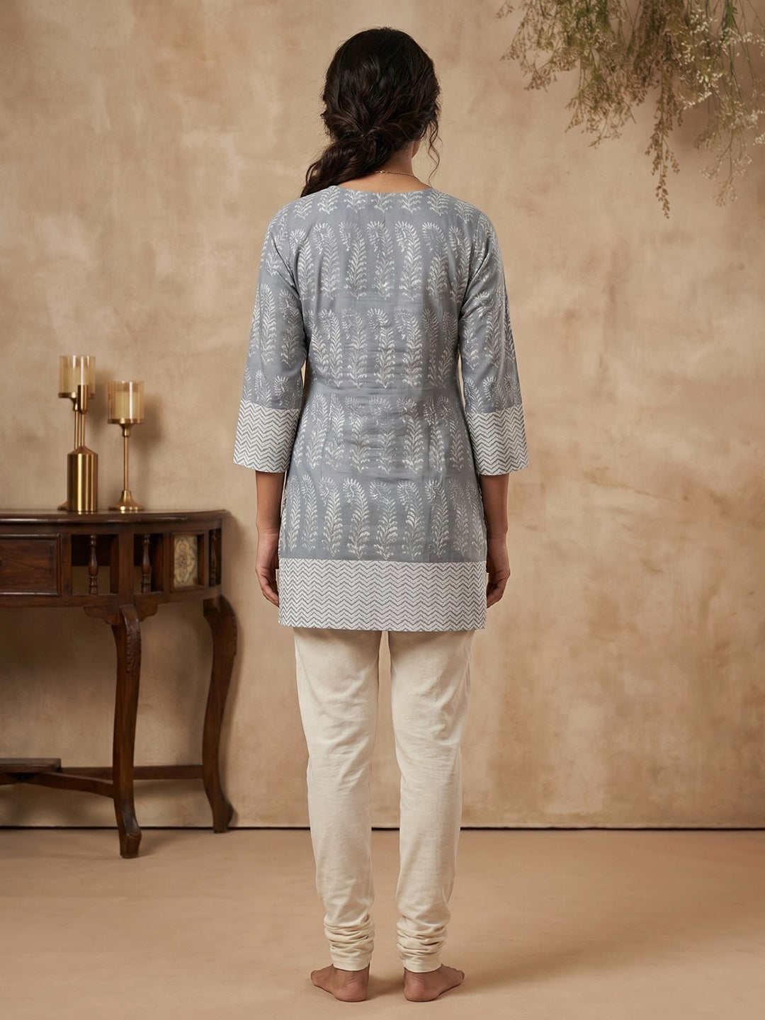 Grey Cotton Blend Round Neck Embroidered Kurta