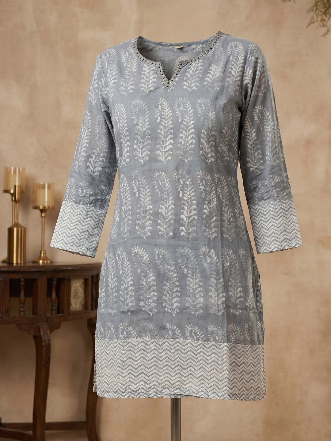 Grey Cotton Blend Round Neck Embroidered Kurta