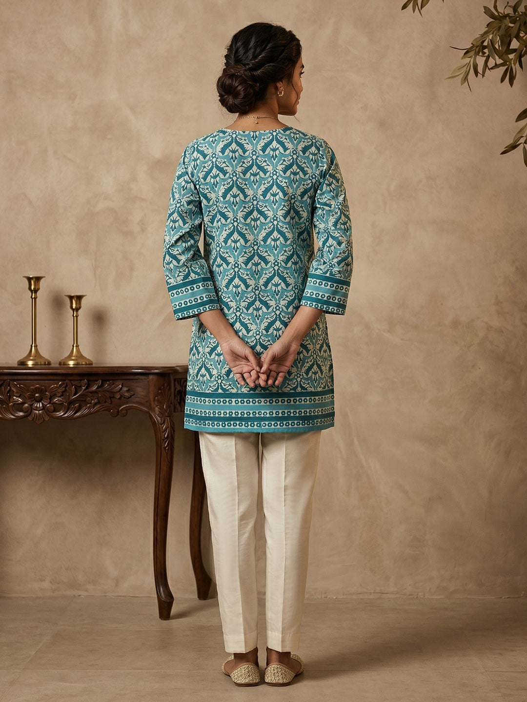 Sky Blue Cotton Blend Round Neck Embroidered Kurta