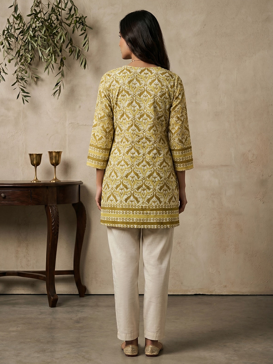 Yellow Cotton Blend Round Neck Embroidered Kurta