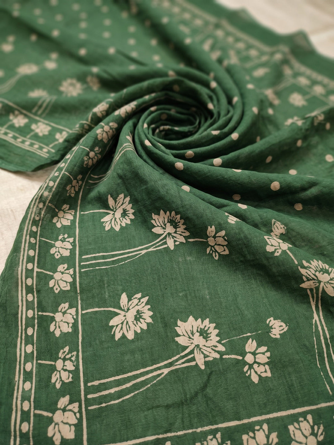 Green Embroidered Cotton Blend Round Neck Suit Set