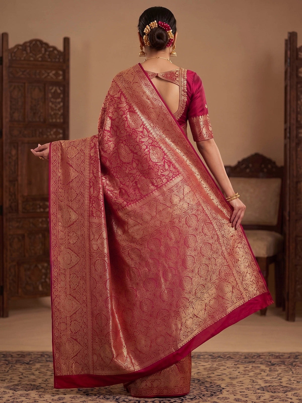 Rani Woven Design Art Silk Kanjivaram Saree