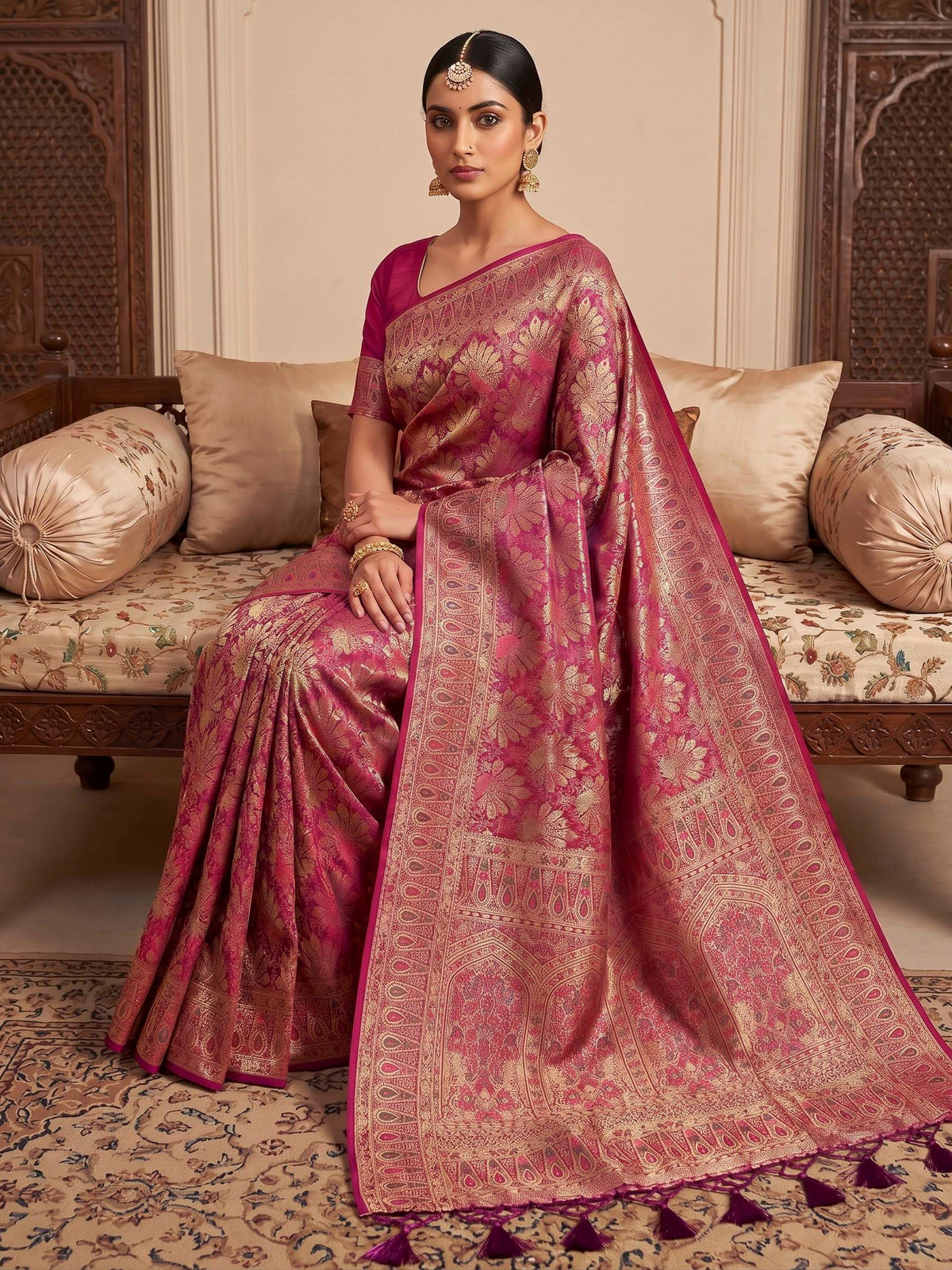 Rani Woven Design Art Silk Kanjivaram Saree
