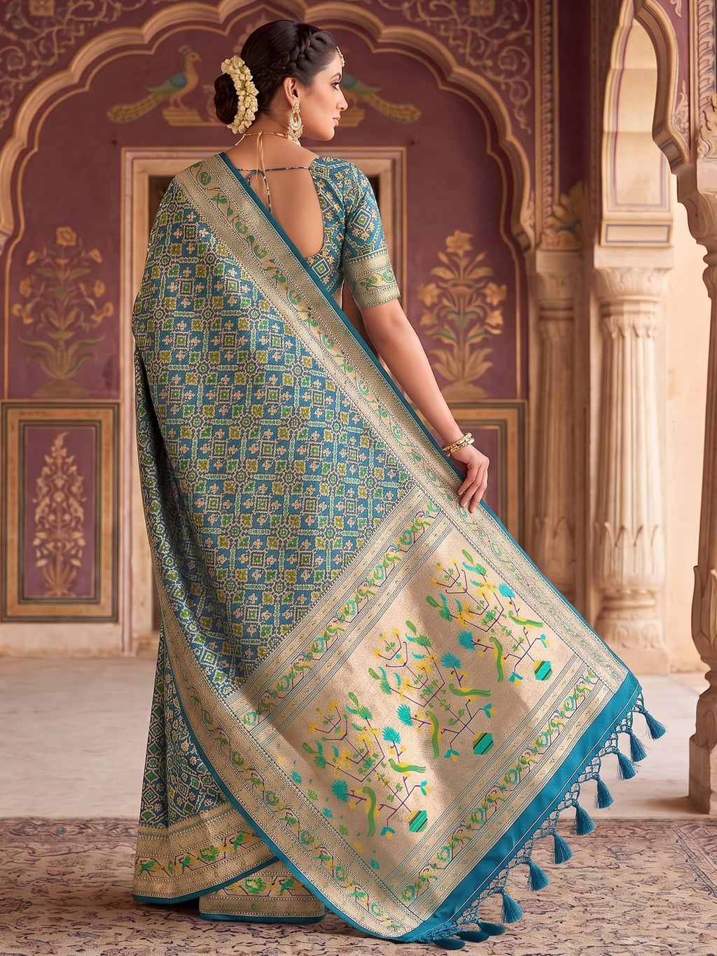 Firozee Woven Design Art Silk Kanjivaram Saree
