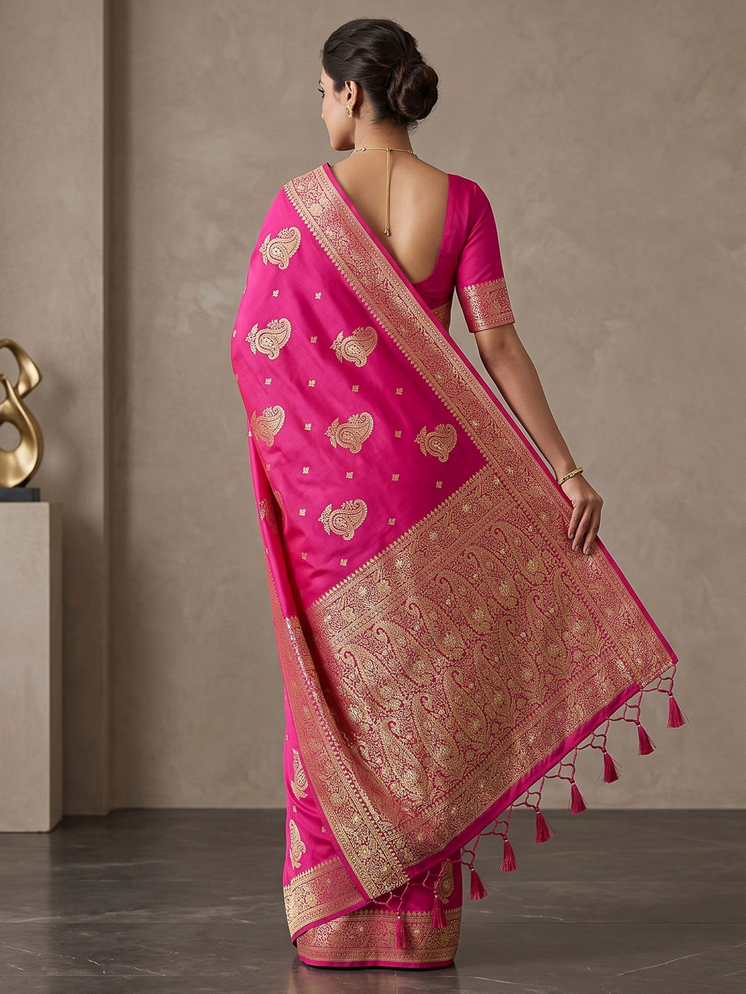 Rani Woven Design Dola Silk Saree