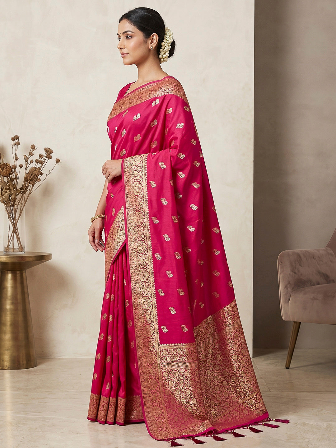 Rani Woven Design Dola Silk Saree
