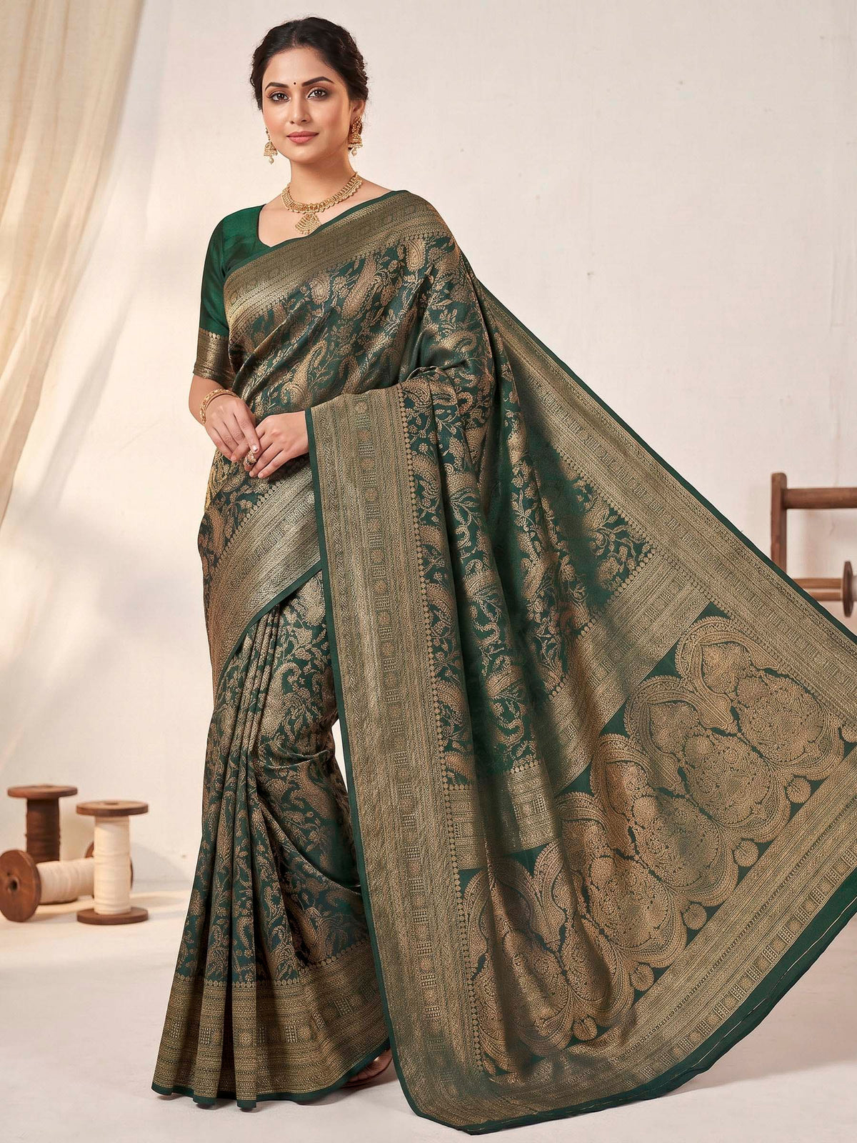 Green Woven Design Art Silk Kanjivaram Saree