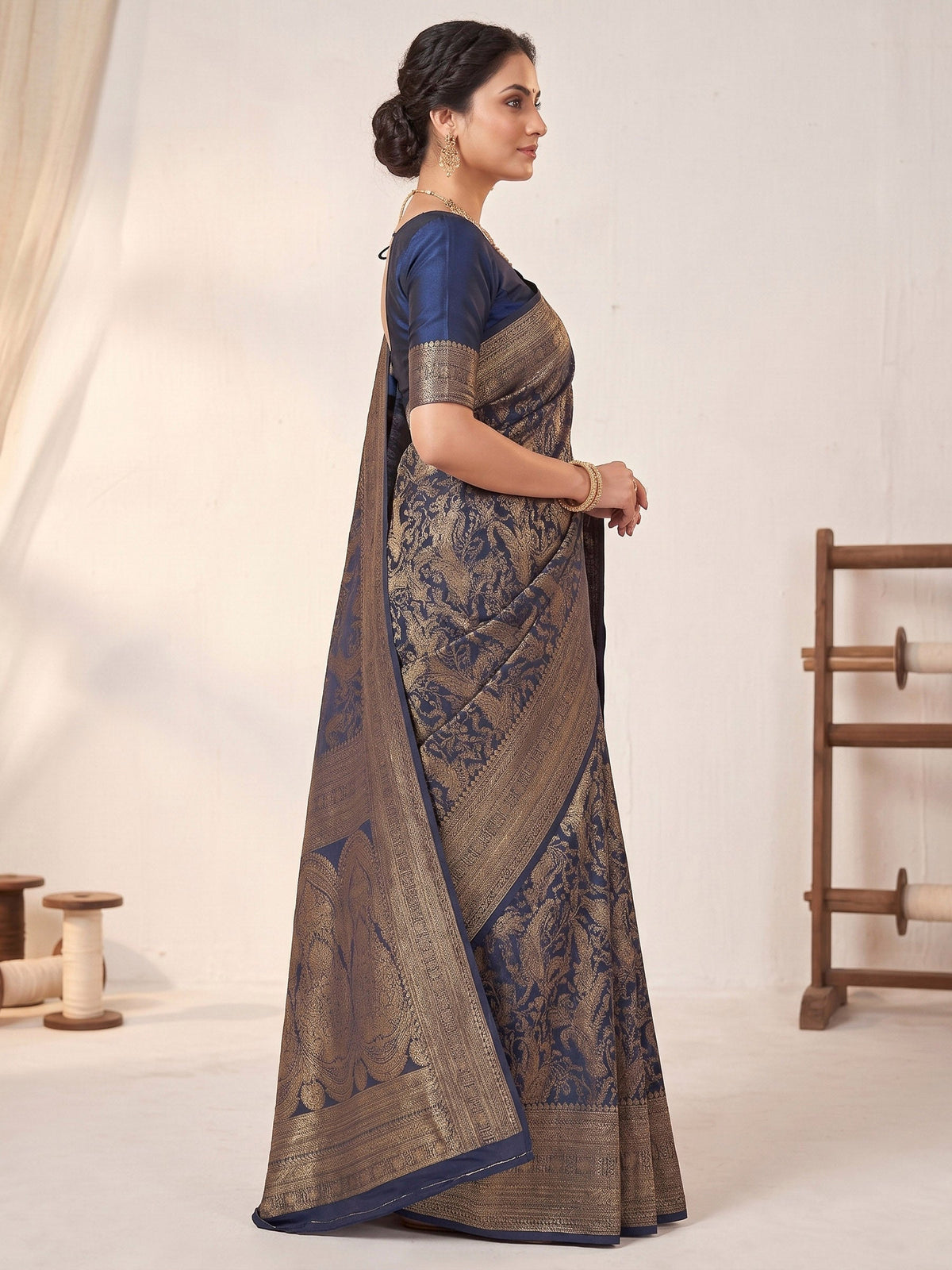 Navy Blue Woven Design Art Silk Kanjivaram Saree