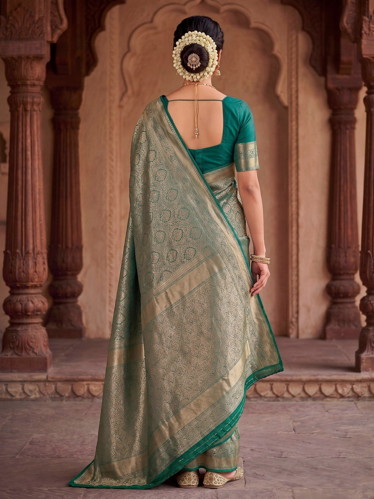Green Woven Design Art Silk Kanjivaram Saree