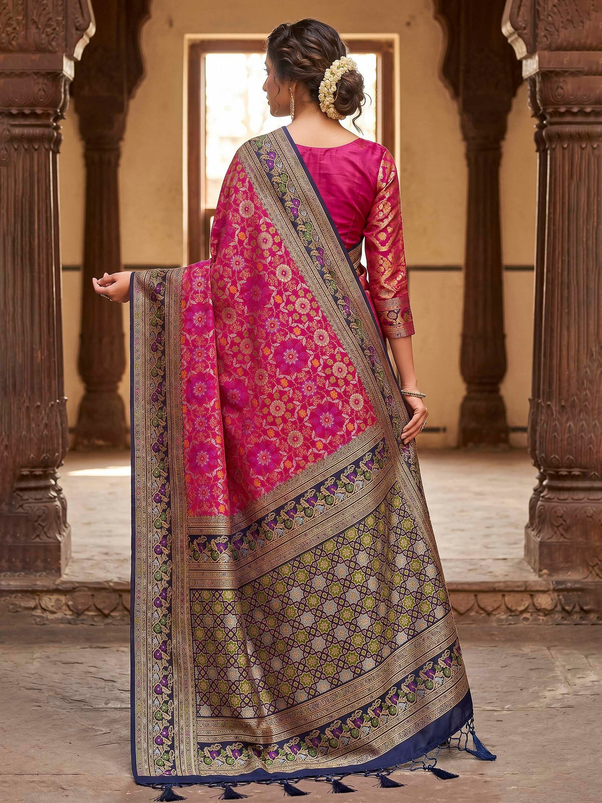 Rani Woven Design Art Silk Kanjivaram Saree