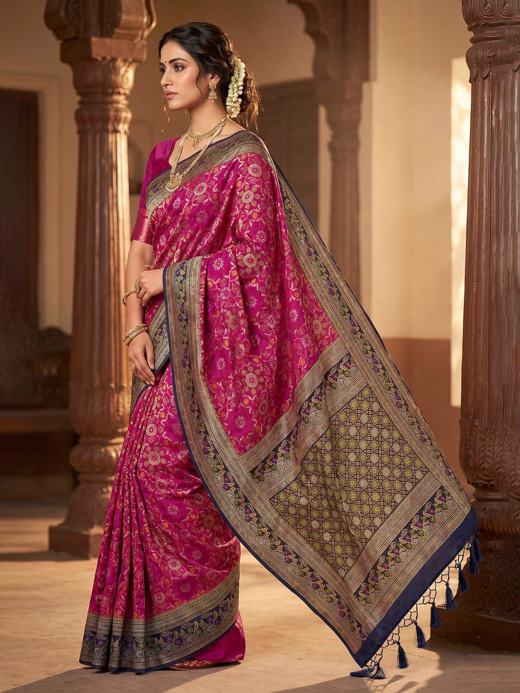 Rani Woven Design Art Silk Kanjivaram Saree